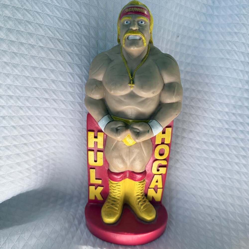 Vintage 1991 Hulk Hogan Coin Bank WWF Titan Sports Hulkamania Vinyl Figure Retro